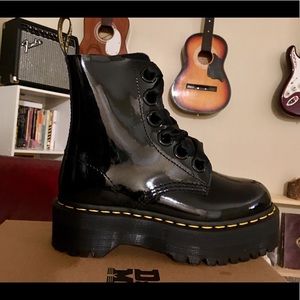 dr martens molly 6 eye
